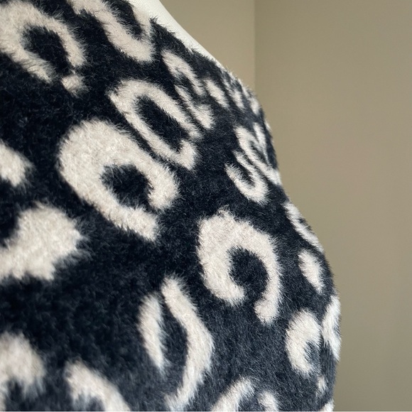 V115 Black Furry Animal Print Sweater - Picture 4 of 9